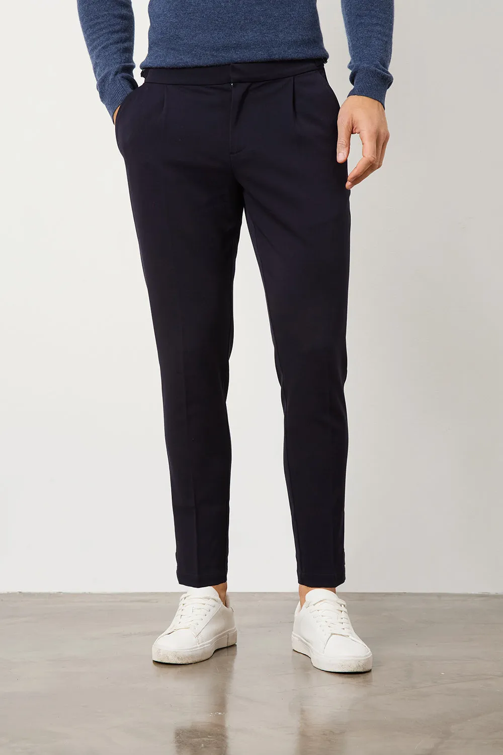 Pleat Side Adjuster Trousers in Navy